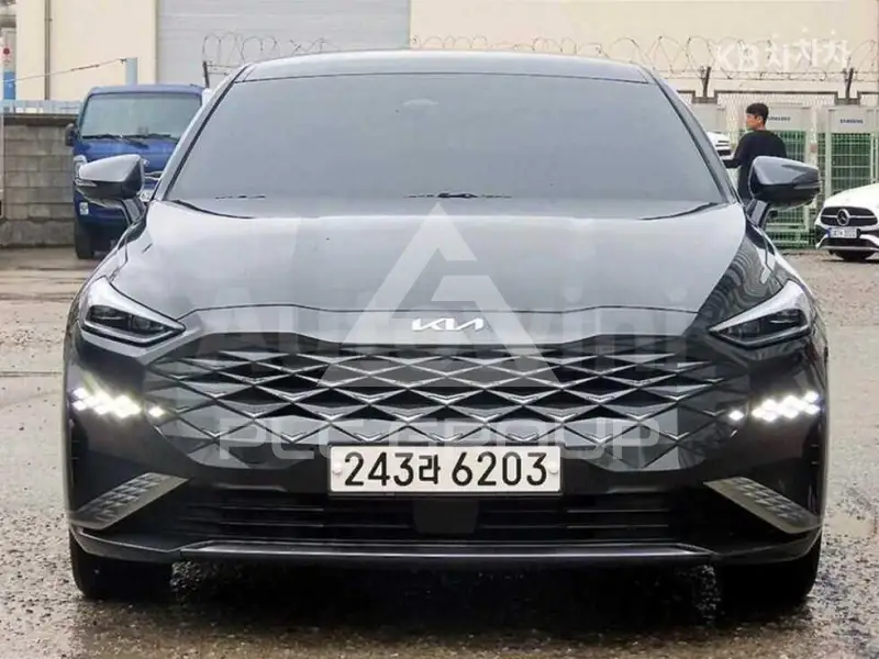 2022 KIA K8