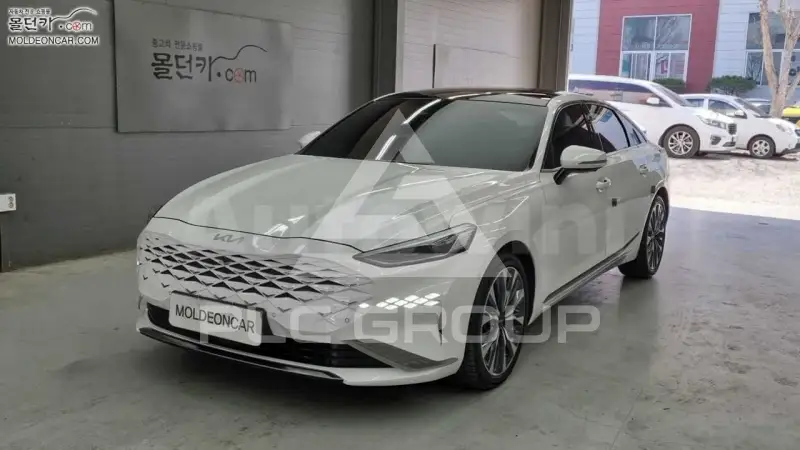 2022 KIA K8