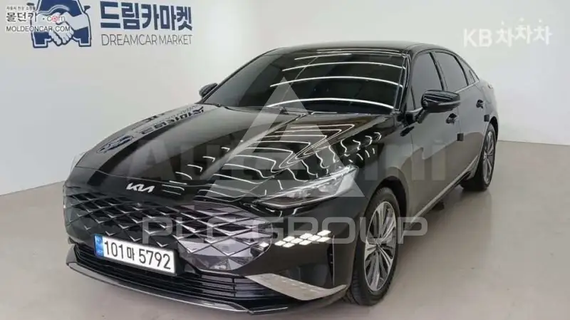 2022 KIA K8