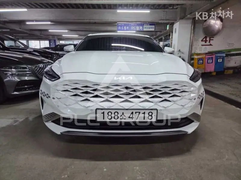 2022 KIA K8