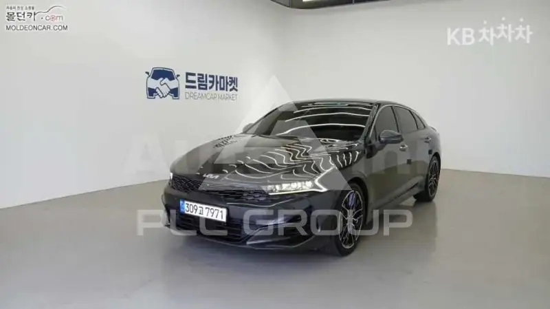 2022 KIA K5