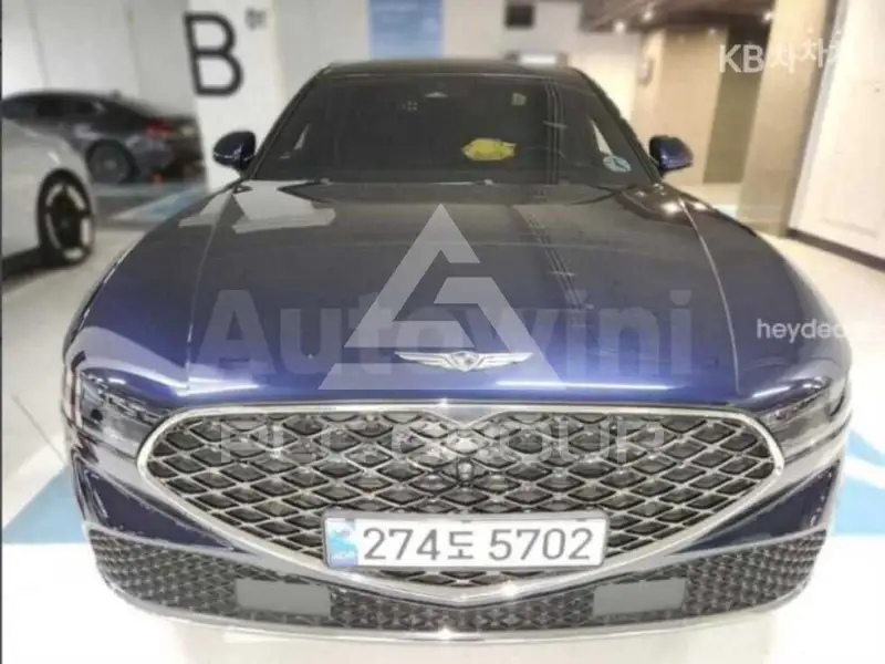 2022 Genesis G90