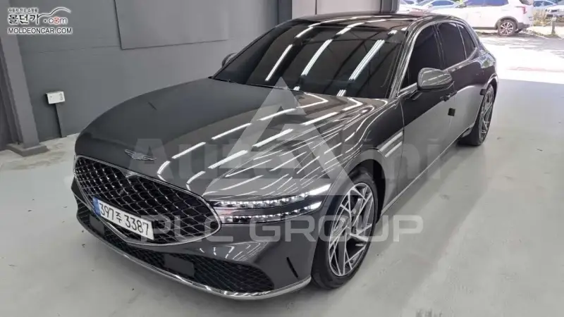 2022 Genesis G90