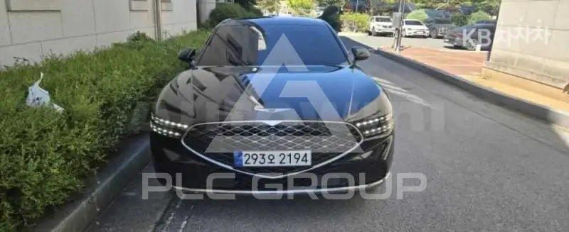 2022 Genesis G90