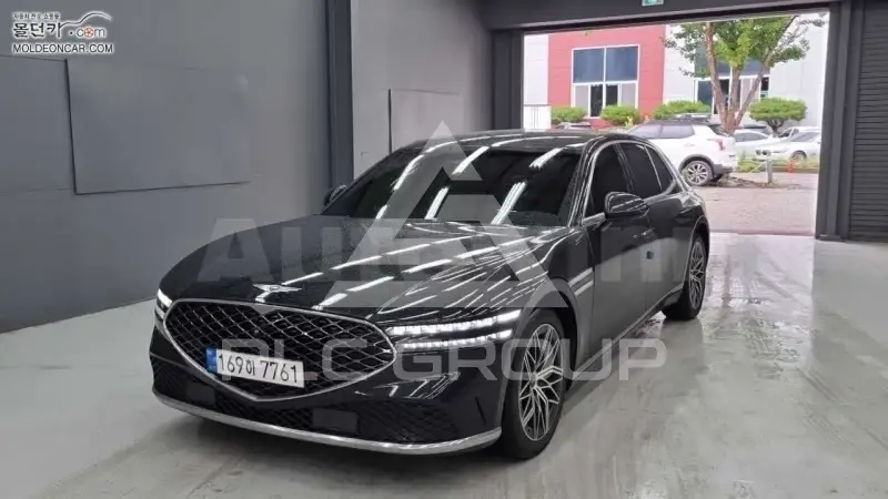 2022 Genesis G90