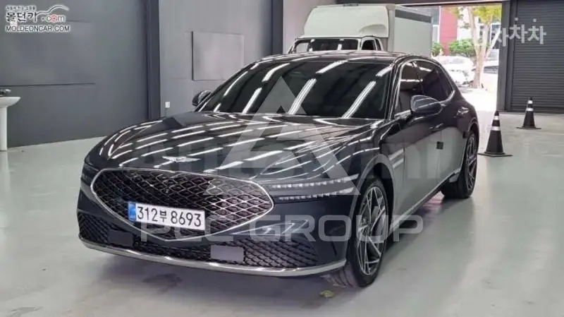 2022 Genesis G90