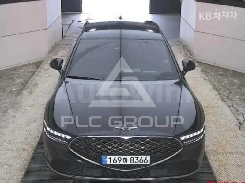 2022 Genesis G90