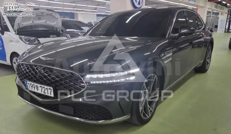 2022 Genesis G90