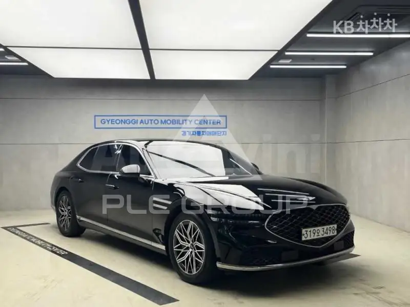 2022 Genesis G90
