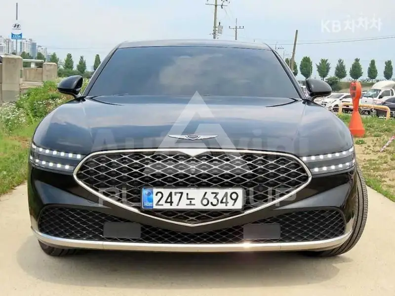 2022 Genesis G90