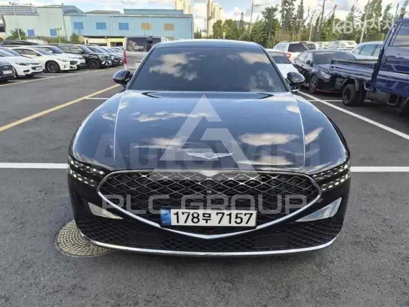 2022 Genesis G90