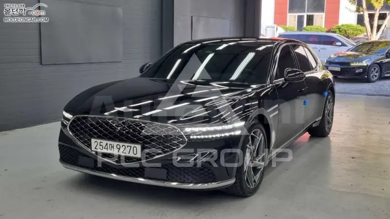 2022 Genesis G90