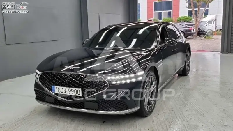 2022 Genesis G90