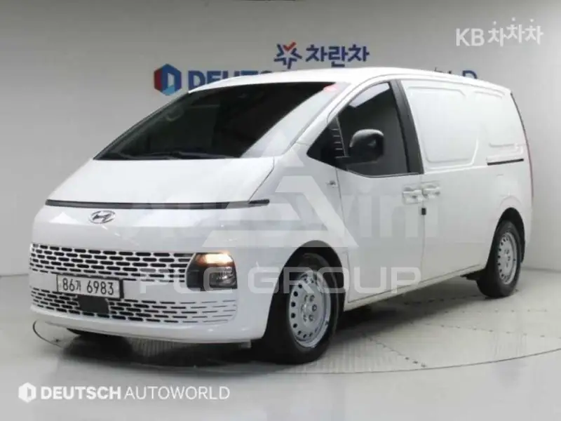 2022 Hyundai Staria