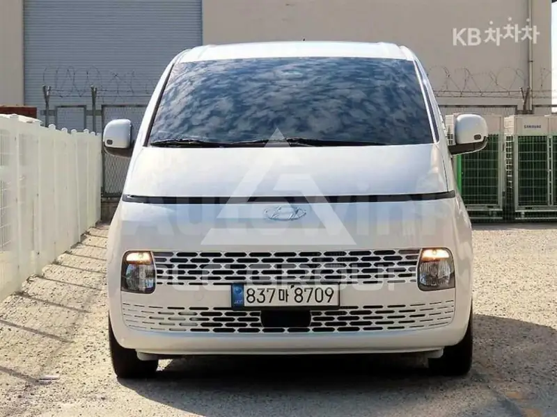 2022 Hyundai Staria