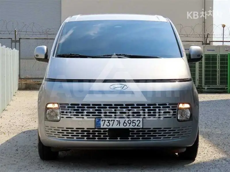 2022 Hyundai Staria