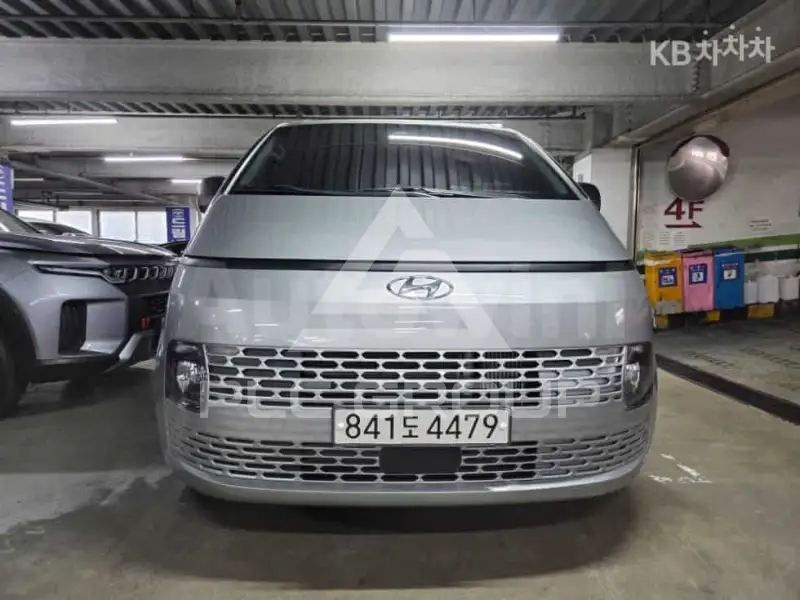 2022 Hyundai Staria