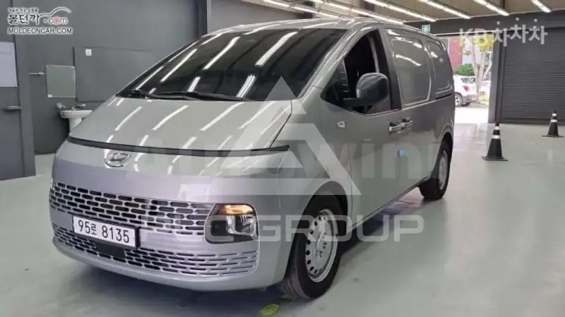 2022 Hyundai Staria
