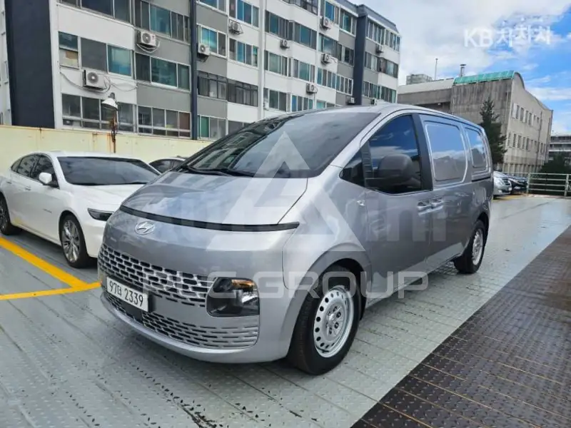 2022 Hyundai Staria