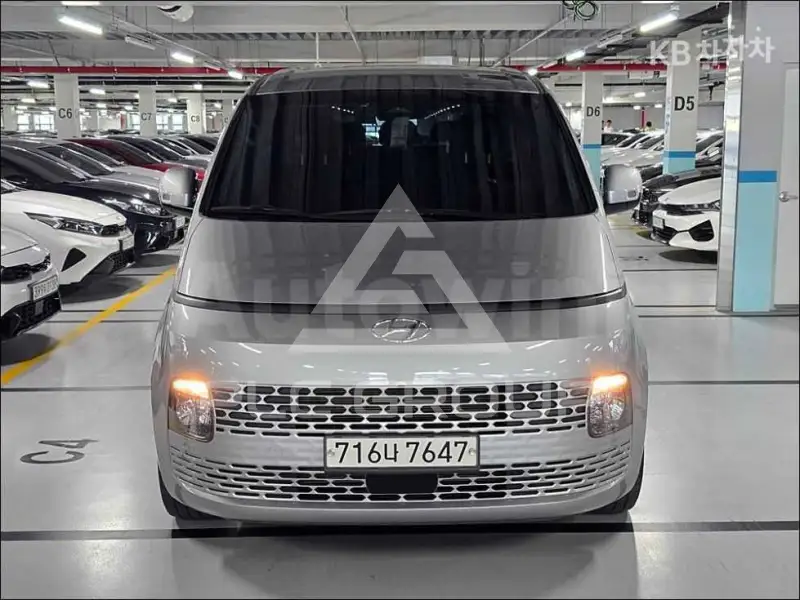 2022 Hyundai Staria