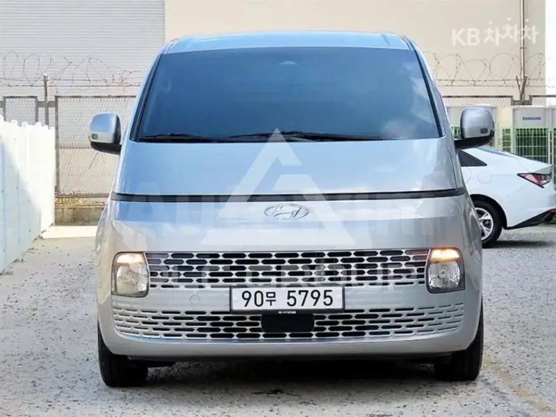 2022 Hyundai Staria