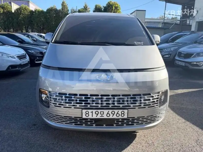 2022 Hyundai Staria
