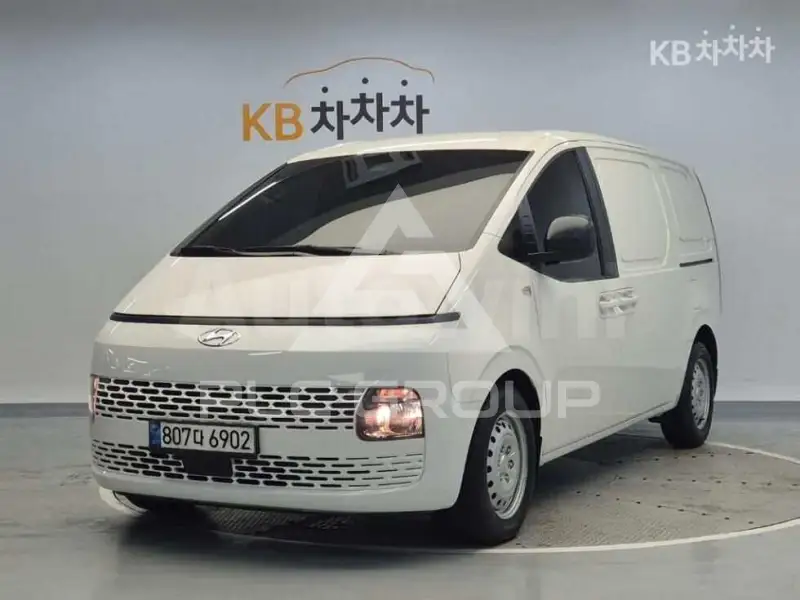 2022 Hyundai Staria