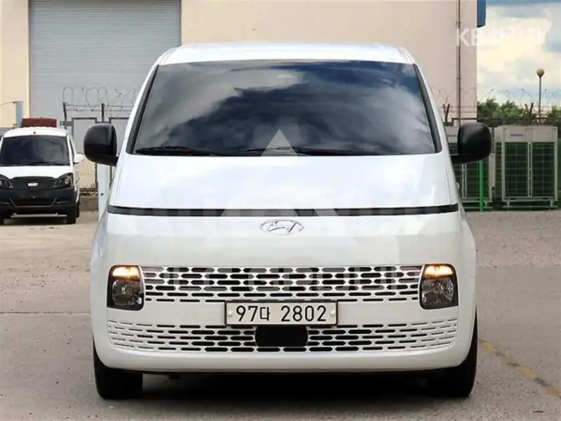 2022 Hyundai Staria