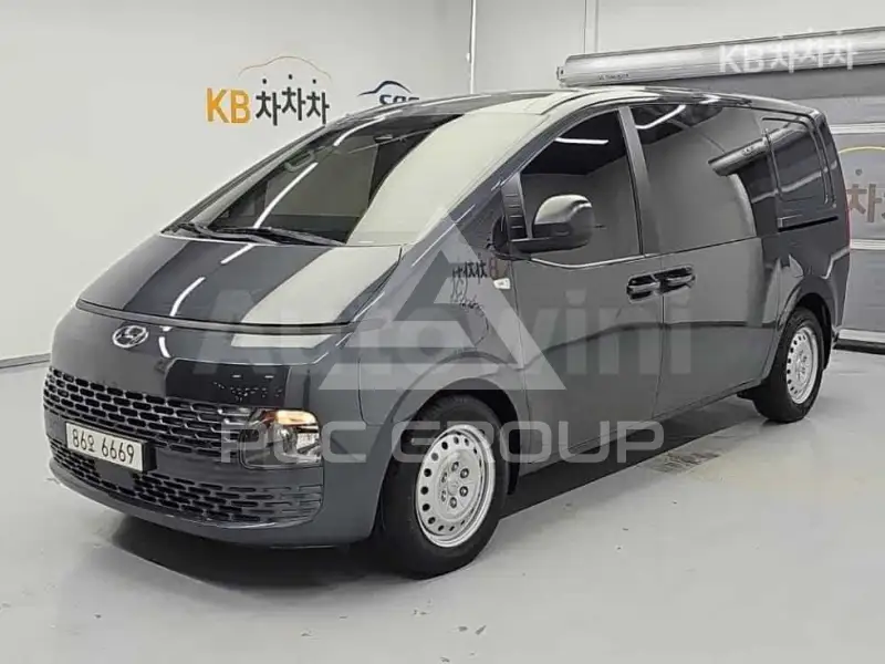 2022 Hyundai Staria