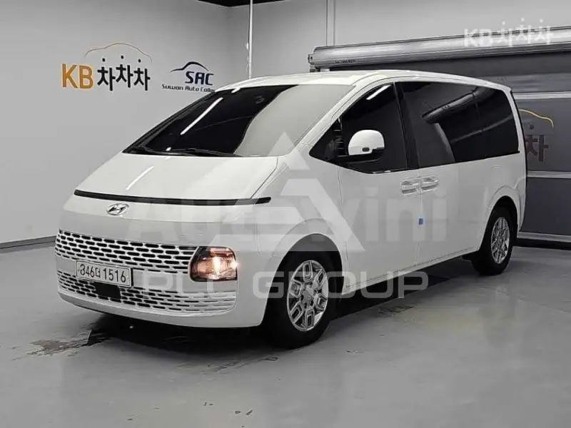 2022 Hyundai Staria