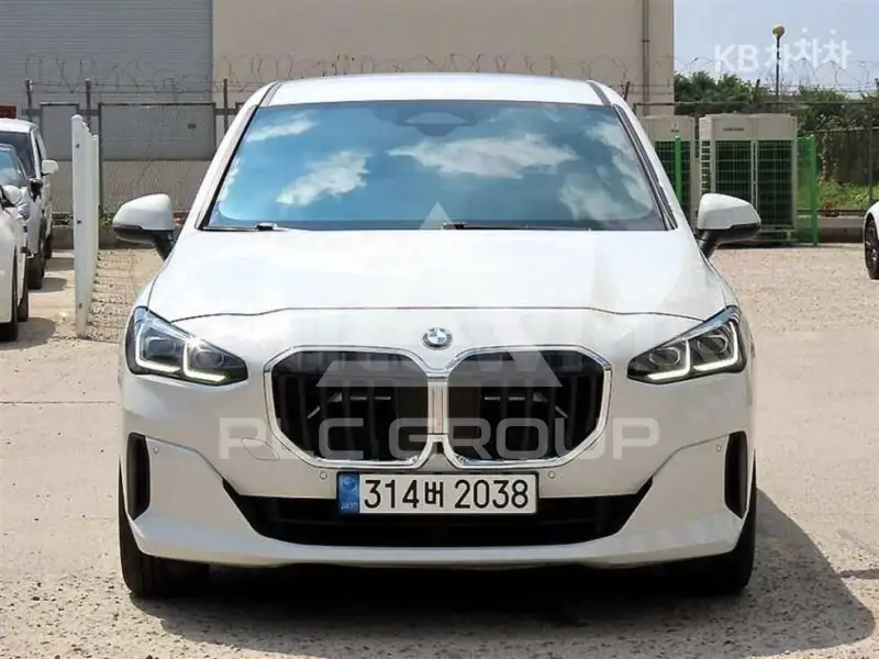 2023 BMW 218