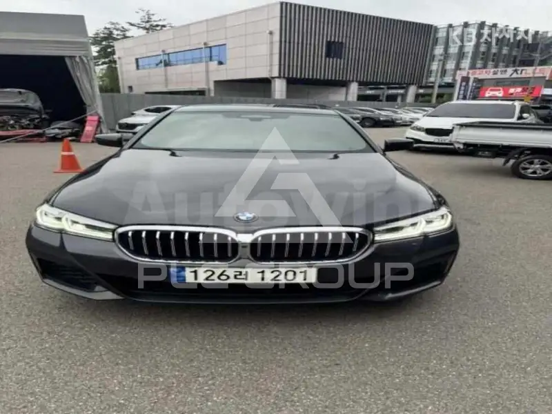 2023 BMW 523