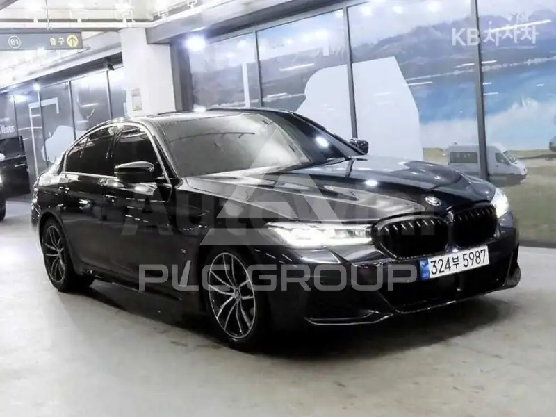 2023 BMW 523
