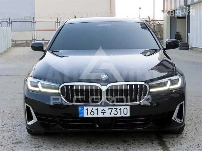 2023 BMW 523