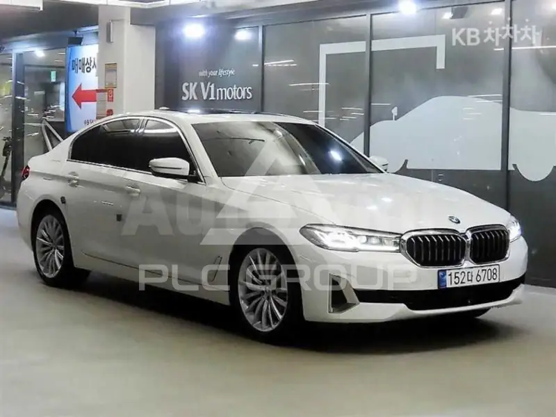 2023 BMW 523