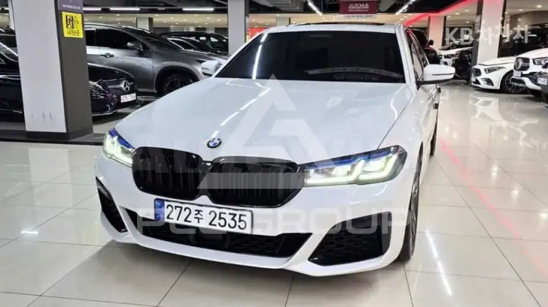 2023 BMW 523