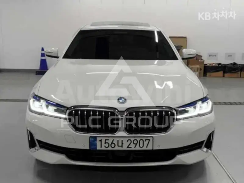 2023 BMW 523