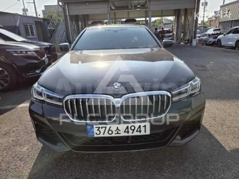 2023 BMW 523