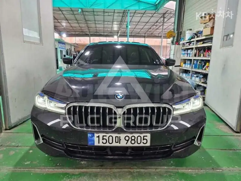 2023 BMW 523