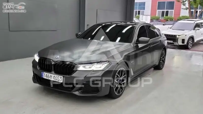 2023 BMW 523