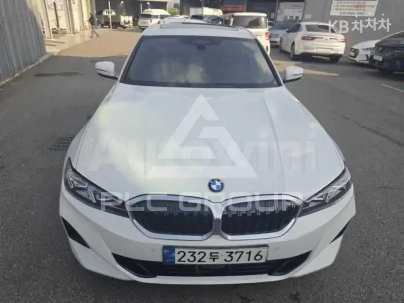 2023 BMW 330