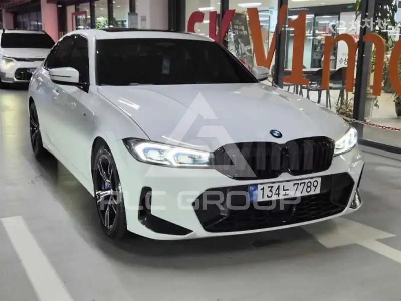 2023 BMW 330