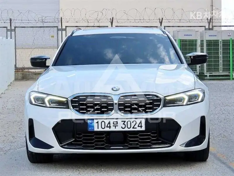 2023 BMW 330