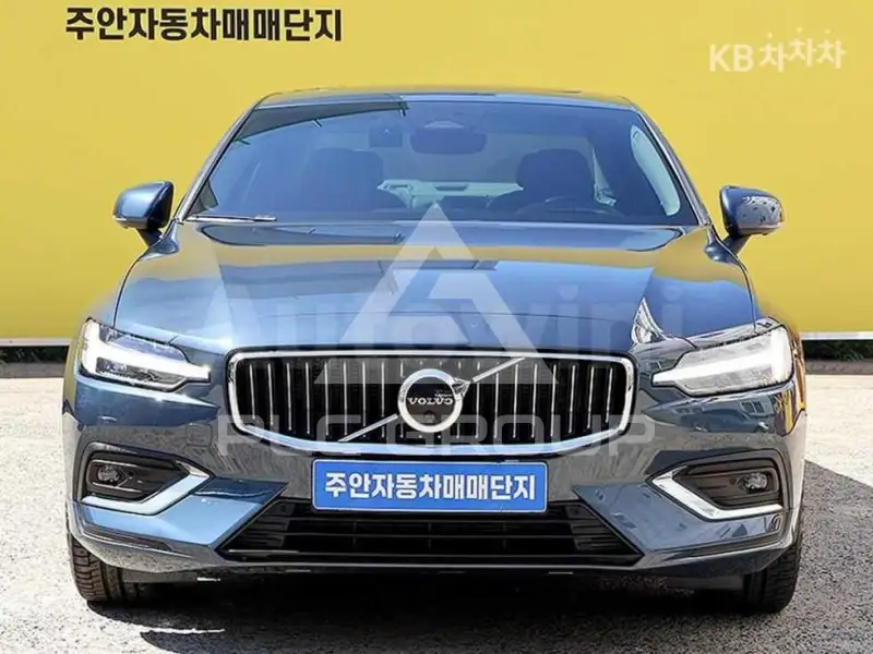 2023 Volvo S60