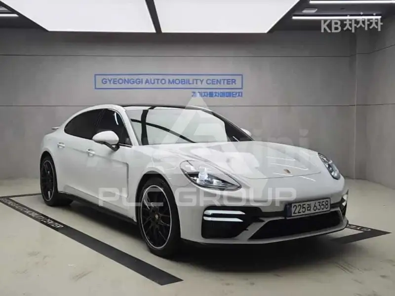 2023 Porsche Panamera