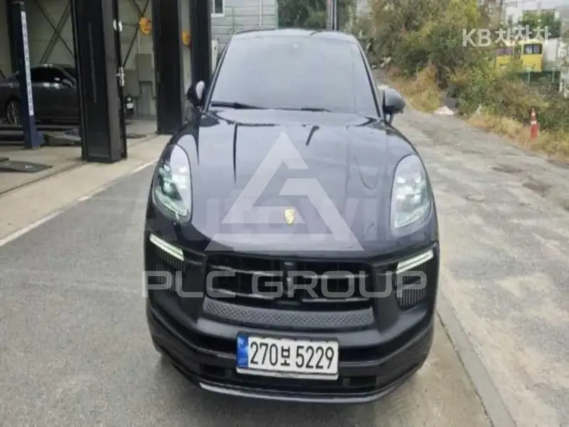 2023 Porsche MACAN