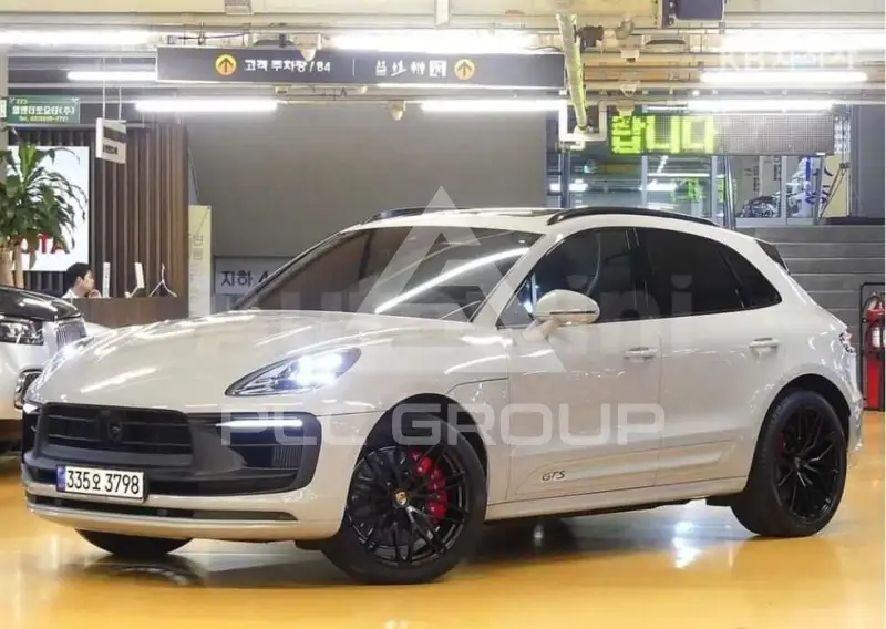2023 Porsche MACAN