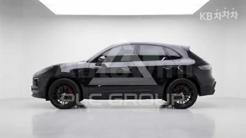 2023 Porsche MACAN