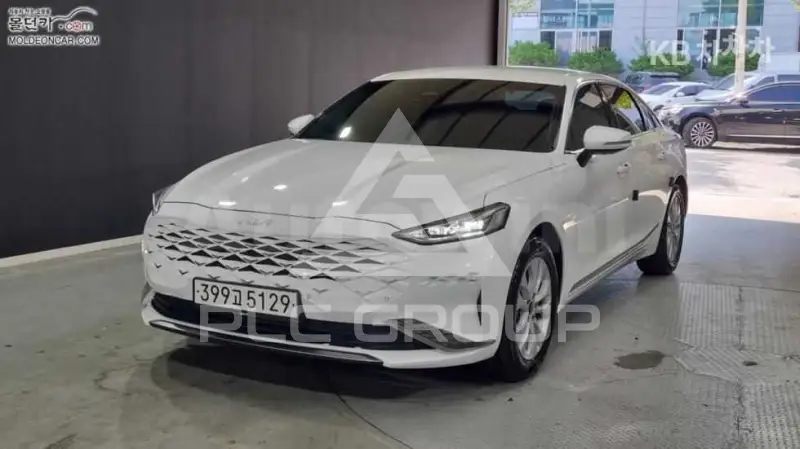 2023 KIA K8