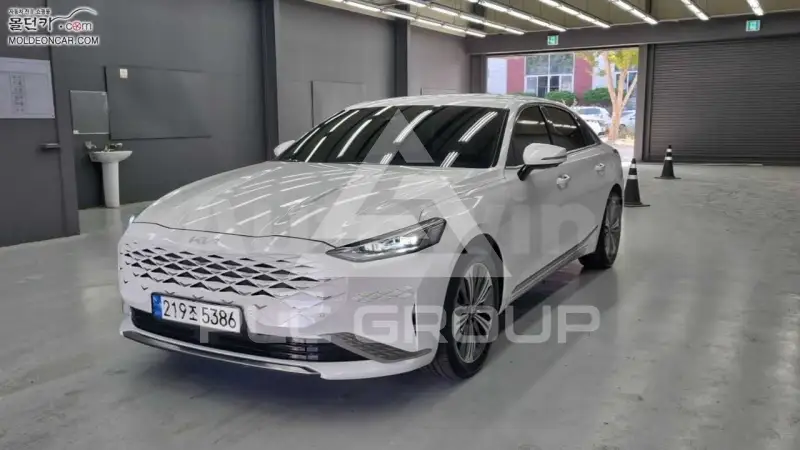 2023 KIA K8